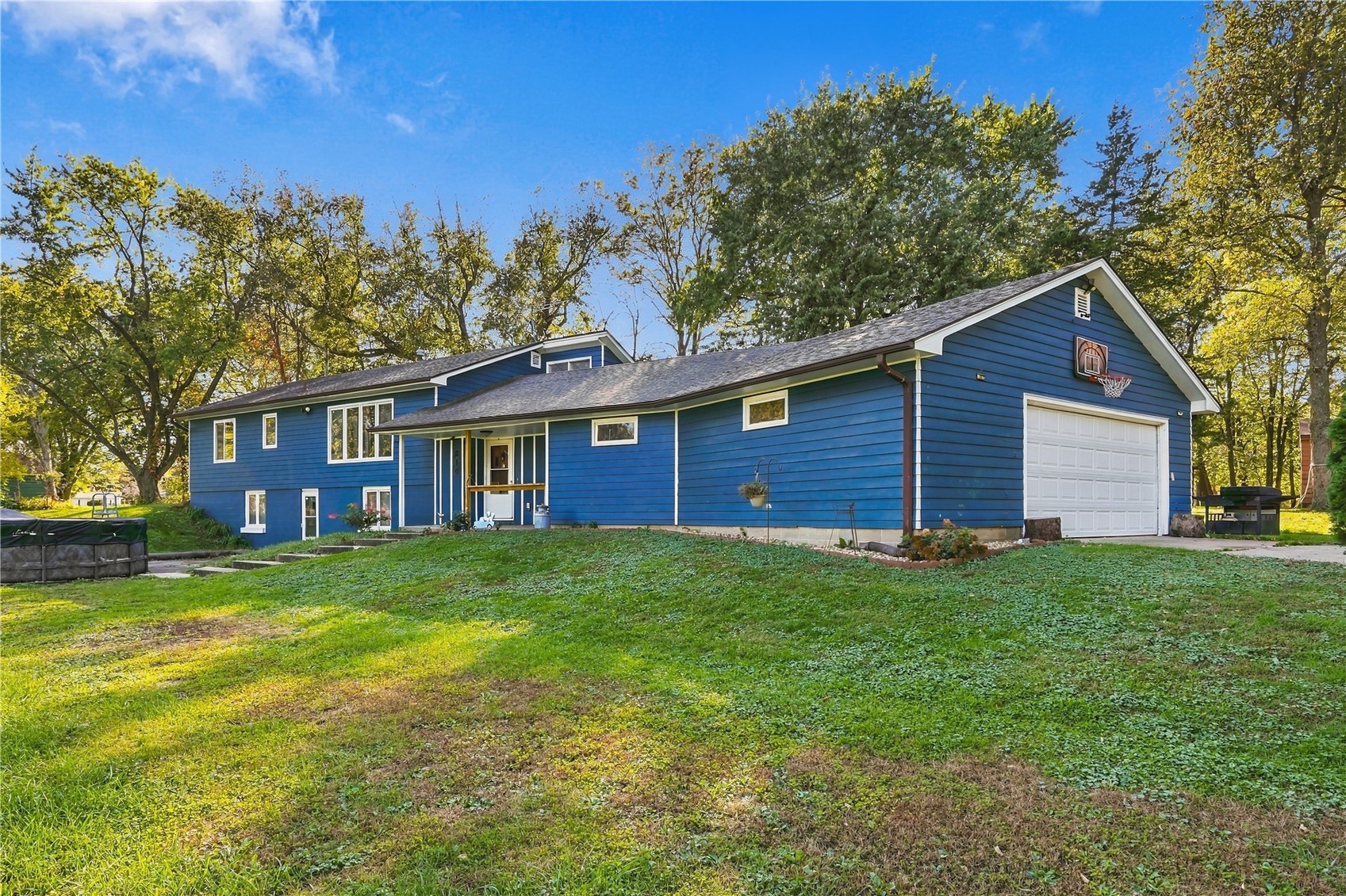 210 N 3 Street Hazleton IA 50641
