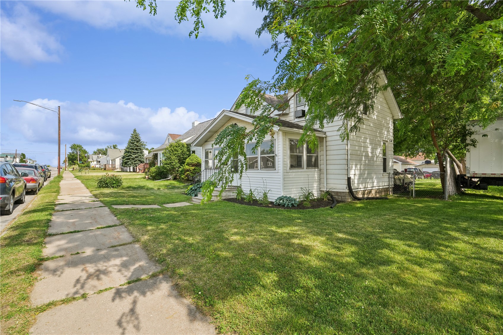 1129 16th Avenue SW Cedar Rapids IA 52404