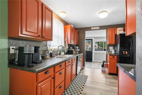 1129 16th Avenue SW Cedar Rapids IA 52404