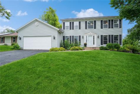 111 Stone Hedge Drive NW Cedar Rapids IA 52405