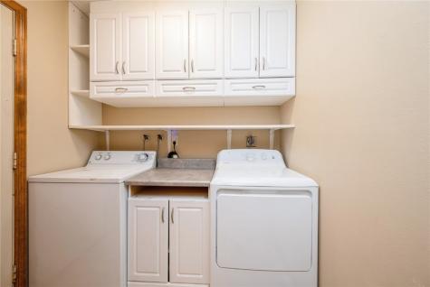 111 Stone Hedge Drive NW Cedar Rapids IA 52405