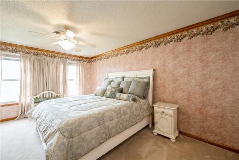 111 Stone Hedge Drive NW Cedar Rapids IA 52405