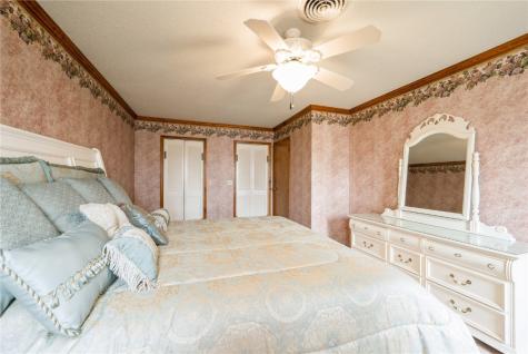 111 Stone Hedge Drive NW Cedar Rapids IA 52405