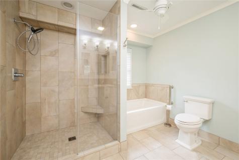 111 Stone Hedge Drive NW Cedar Rapids IA 52405