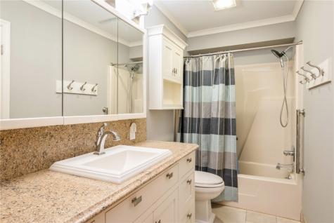 111 Stone Hedge Drive NW Cedar Rapids IA 52405