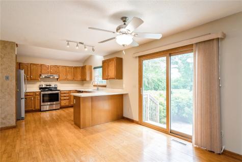 111 Stone Hedge Drive NW Cedar Rapids IA 52405