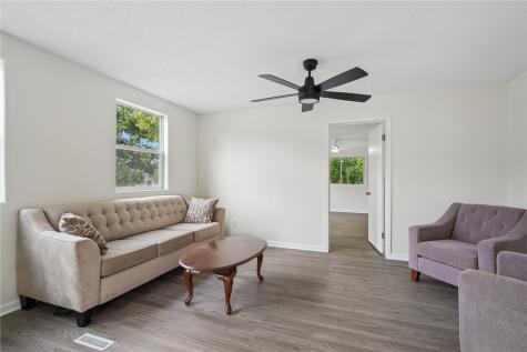 395 S Troy Road Robins IA 52328