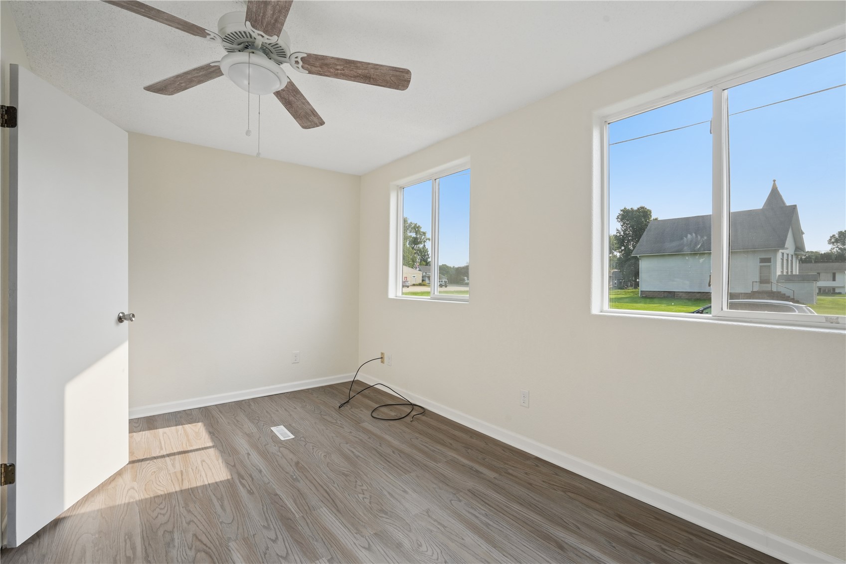 395 S Troy Road Robins IA 52328