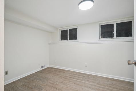 395 S Troy Road Robins IA 52328