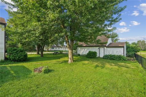 395 S Troy Road Robins IA 52328