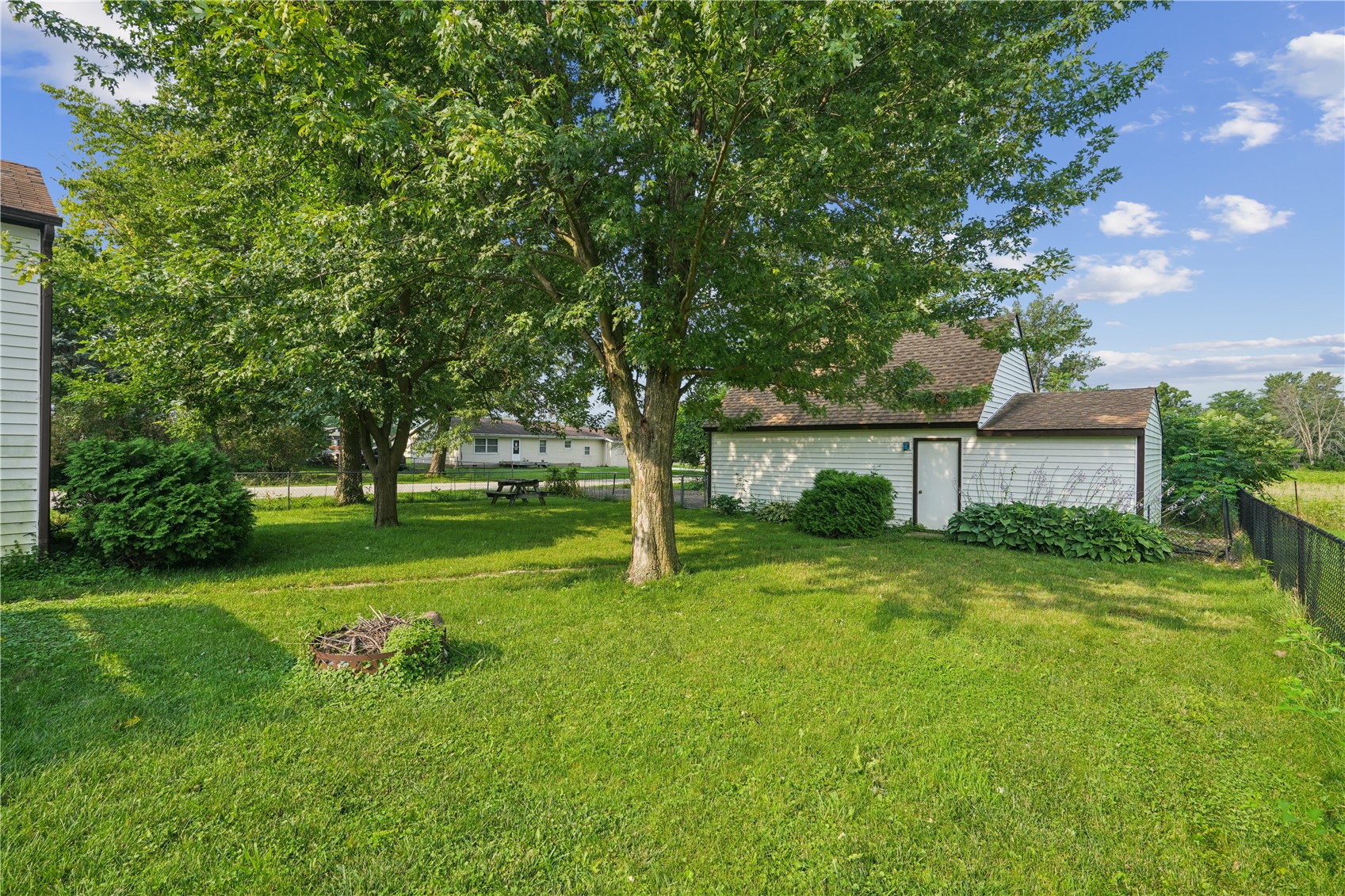 395 S Troy Road Robins IA 52328