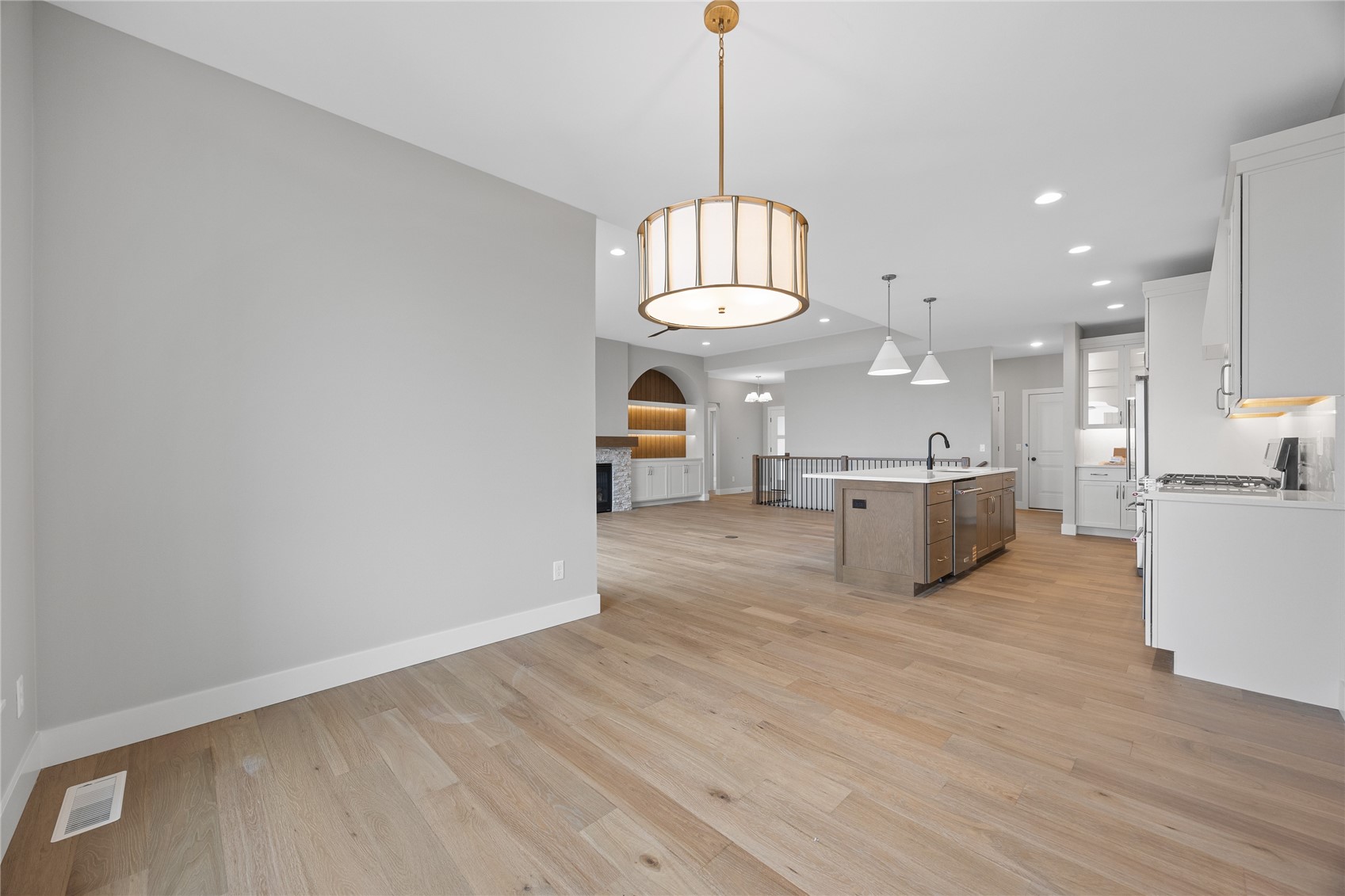 3667 Mcclain Way Hiawatha IA 52233