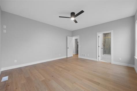 3667 Mcclain Way Hiawatha IA 52233