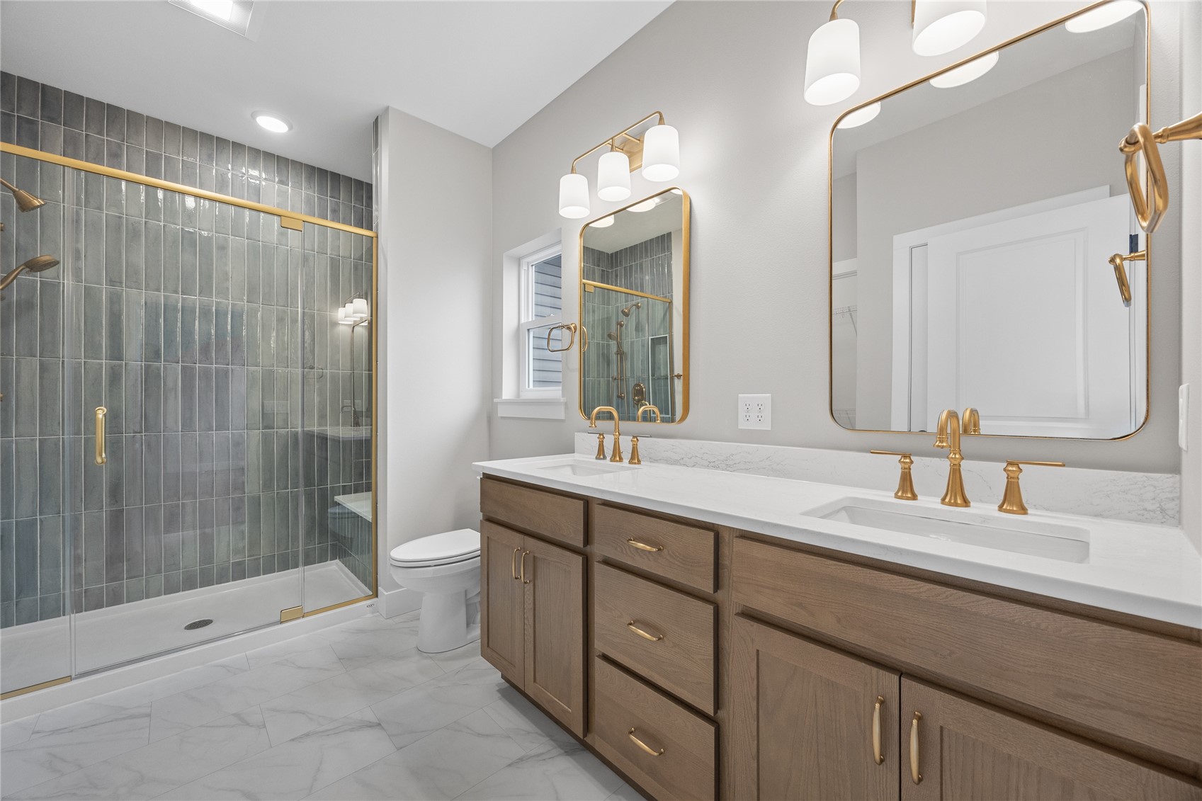 3667 Mcclain Way Hiawatha IA 52233