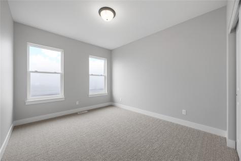 3667 Mcclain Way Hiawatha IA 52233