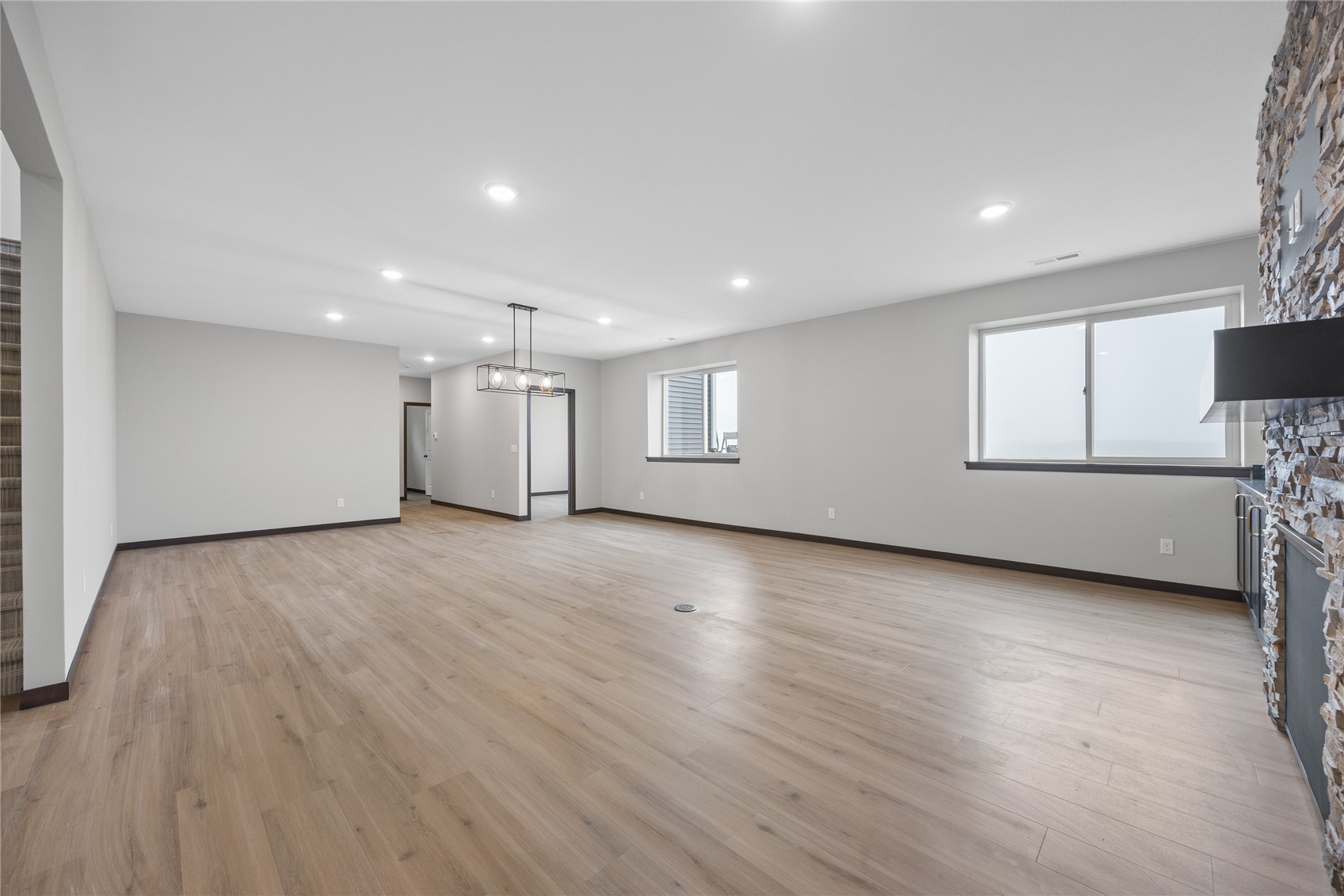 3667 Mcclain Way Hiawatha IA 52233