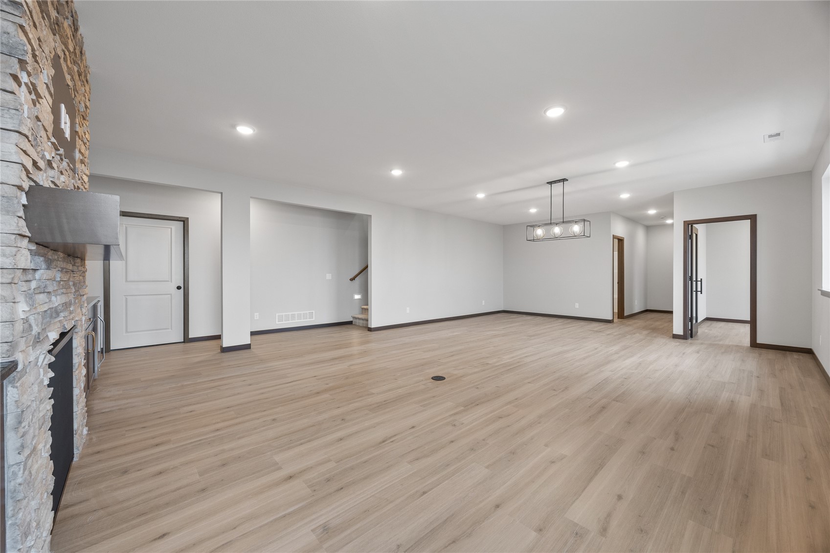 3667 Mcclain Way Hiawatha IA 52233