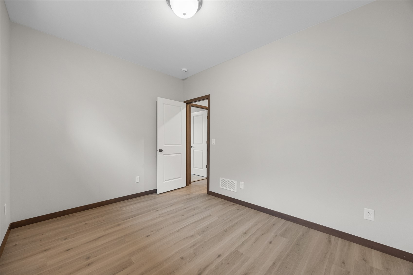 3667 Mcclain Way Hiawatha IA 52233