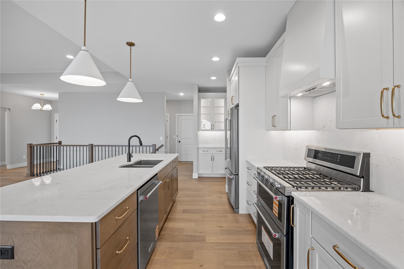 3667 Mcclain Way Hiawatha IA 52233