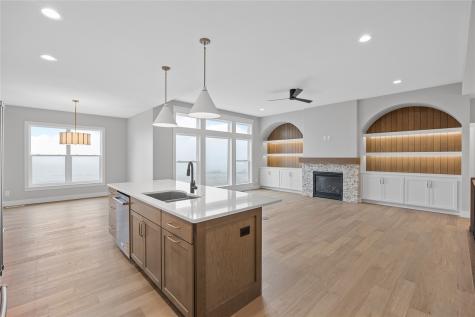 3667 Mcclain Way Hiawatha IA 52233