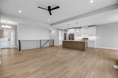 3667 Mcclain Way Hiawatha IA 52233