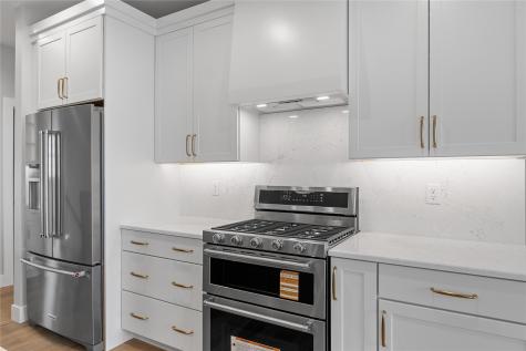 3667 Mcclain Way Hiawatha IA 52233