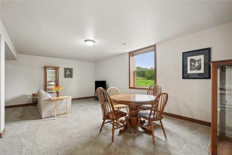 285 Jappa Road Ely IA 52227