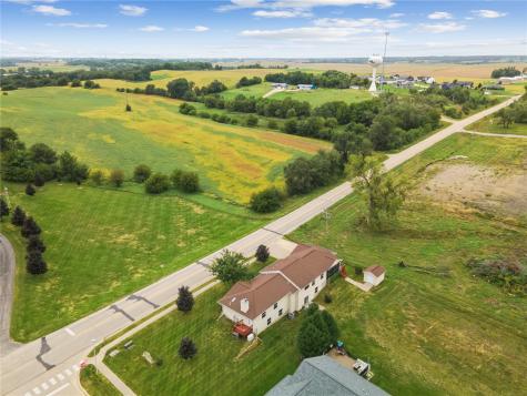 285 Jappa Road Ely IA 52227