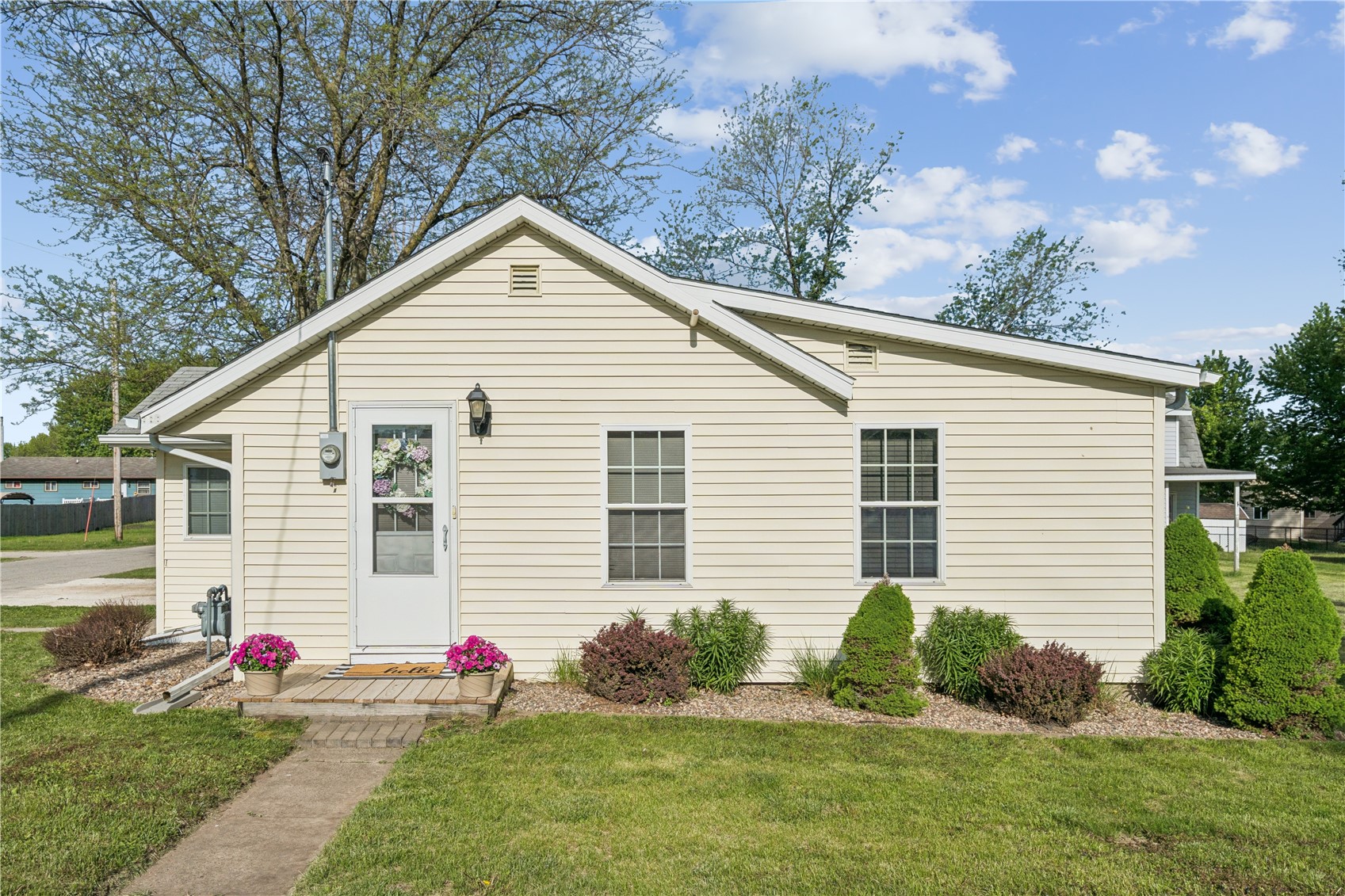 207 Center Avenue Urbana IA 52345