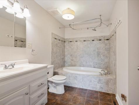 6615 Brentwood Drive NE Cedar Rapids IA 52402