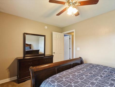 6615 Brentwood Drive NE Cedar Rapids IA 52402