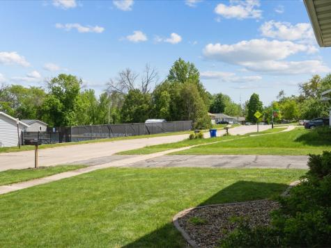 6615 Brentwood Drive NE Cedar Rapids IA 52402
