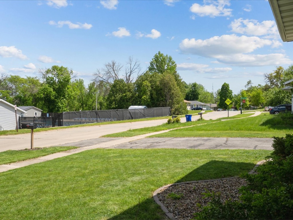 6615 Brentwood Drive NE Cedar Rapids IA 52402