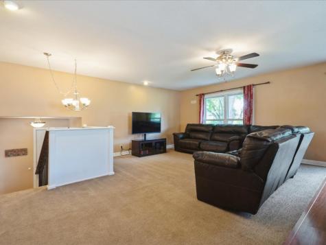 6615 Brentwood Drive NE Cedar Rapids IA 52402