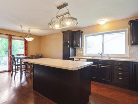 6615 Brentwood Drive NE Cedar Rapids IA 52402