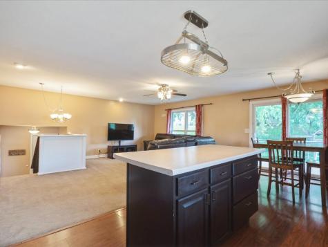 6615 Brentwood Drive NE Cedar Rapids IA 52402
