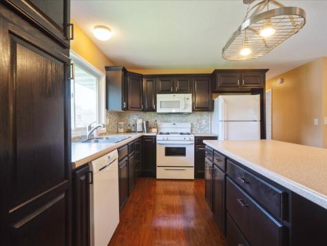 6615 Brentwood Drive NE Cedar Rapids IA 52402