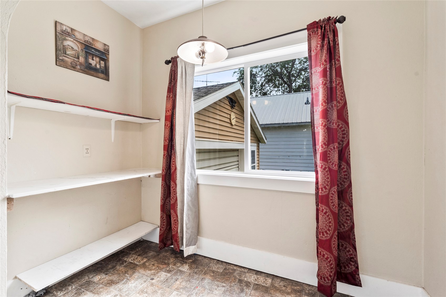 958 S Iowa Avenue Washington IA 52353