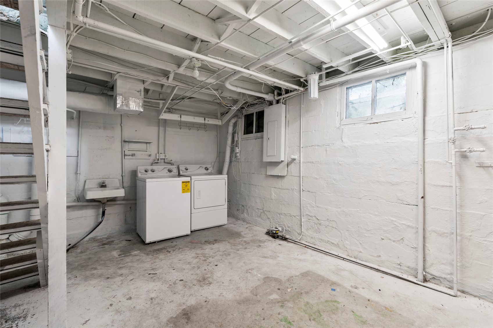 958 S Iowa Avenue Washington IA 52353