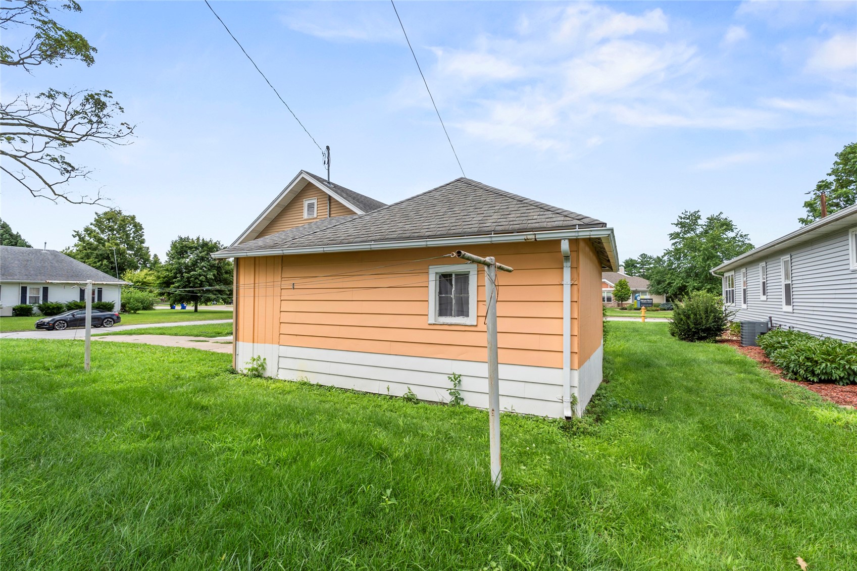 958 S Iowa Avenue Washington IA 52353