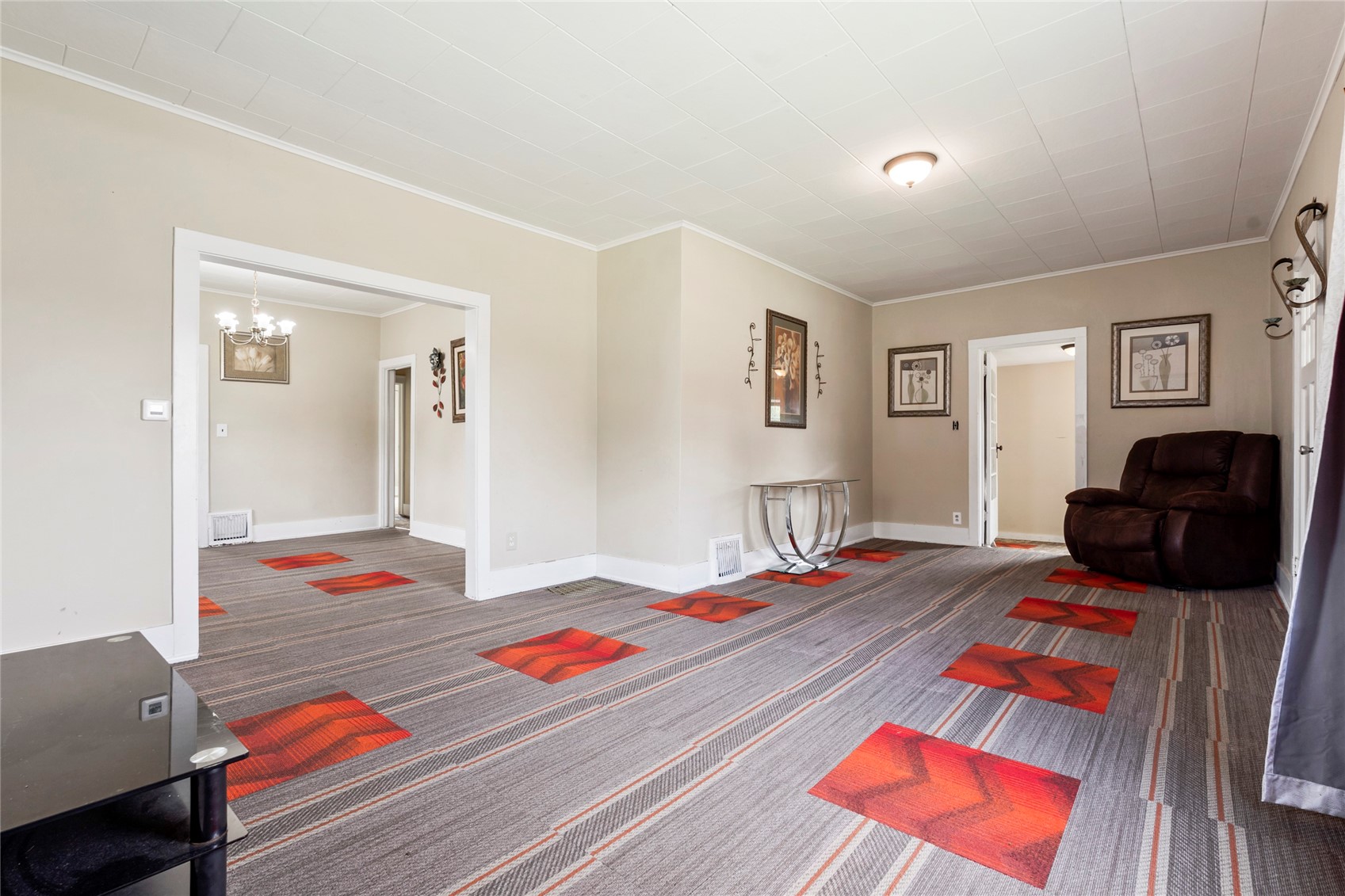 958 S Iowa Avenue Washington IA 52353