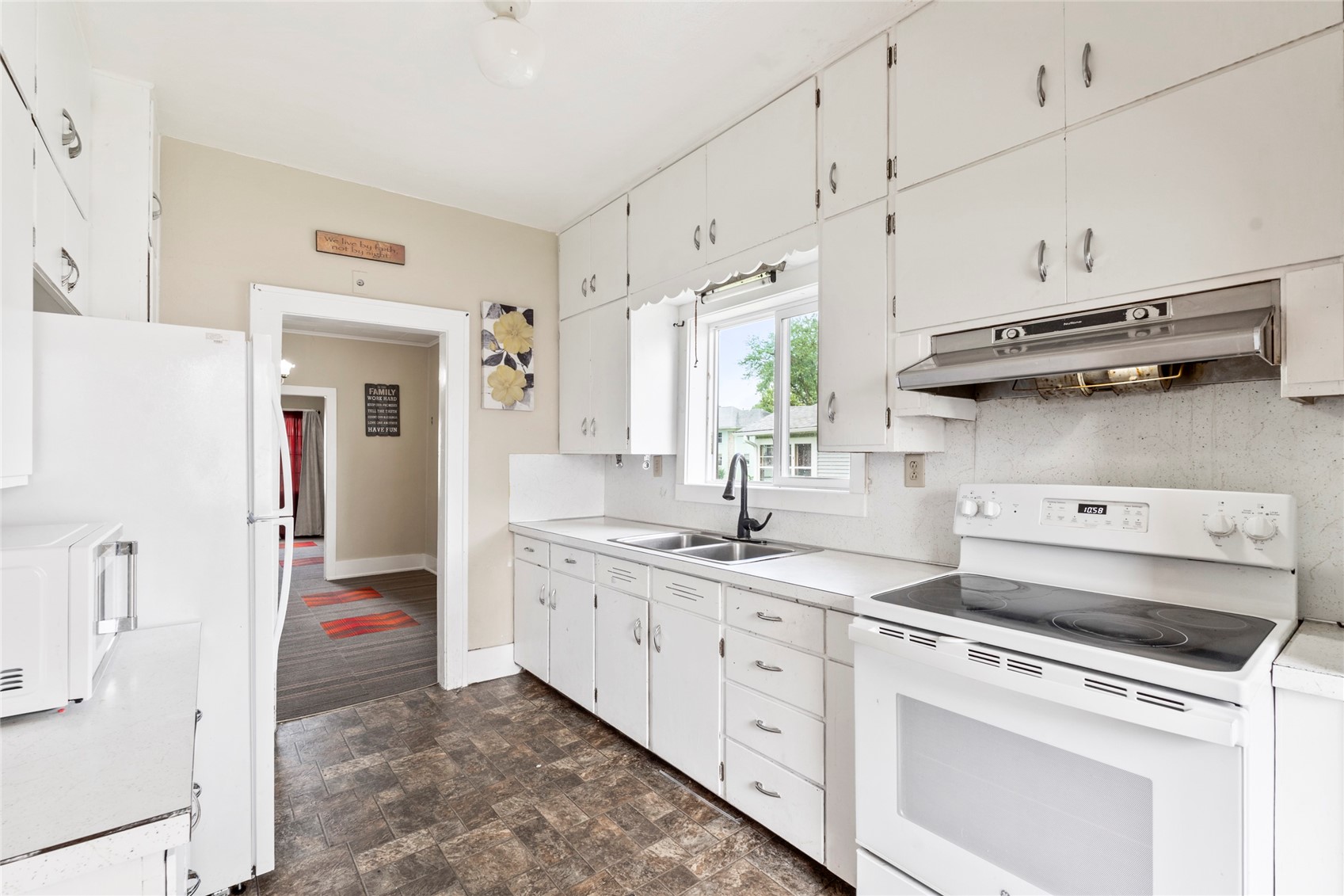 958 S Iowa Avenue Washington IA 52353