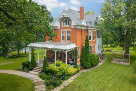 320 East Street Tipton IA 52772