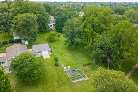 320 East Street Tipton IA 52772