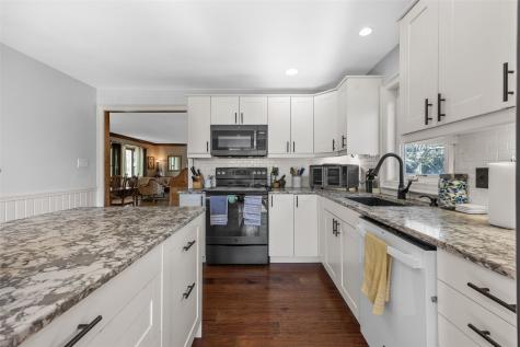 205 S Ford Street Anamosa IA 52205