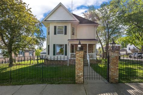 205 S Ford Street Anamosa IA 52205