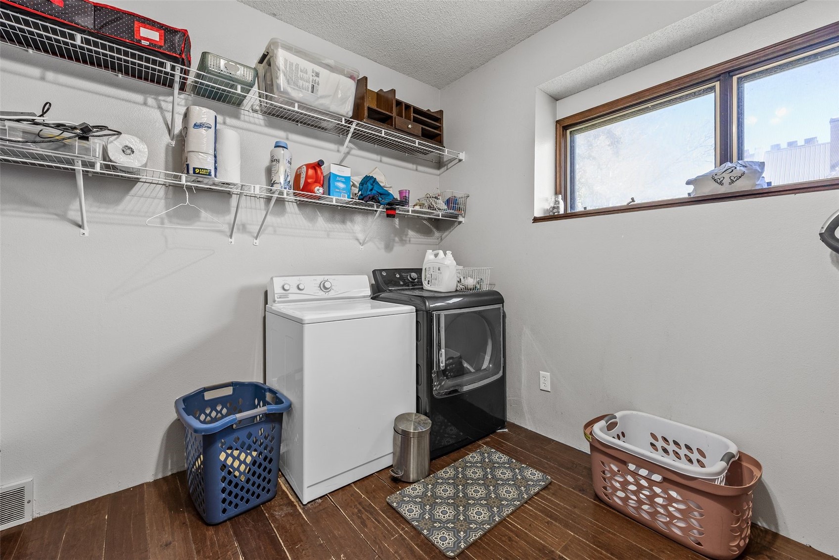205 S Ford Street Anamosa IA 52205