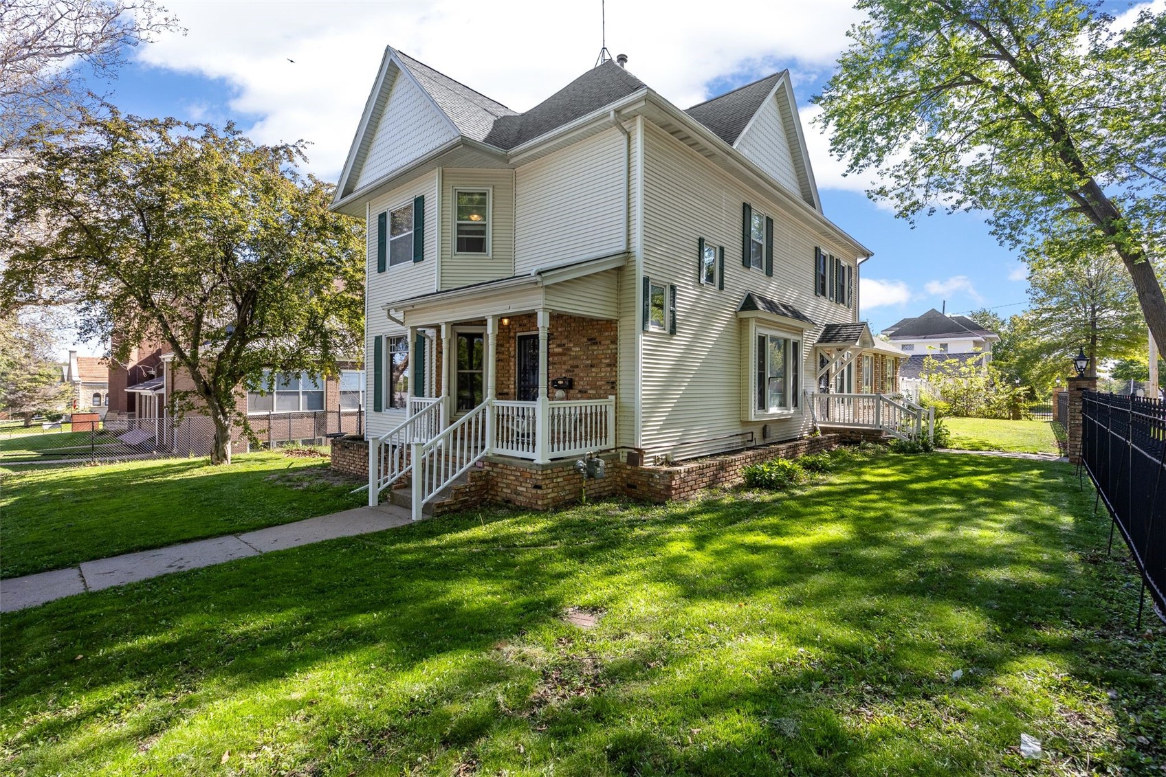 205 S Ford Street Anamosa IA 52205