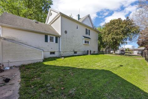 205 S Ford Street Anamosa IA 52205