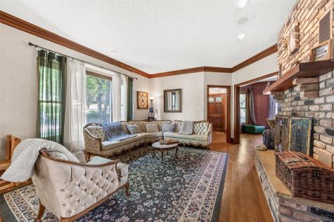 205 S Ford Street Anamosa IA 52205